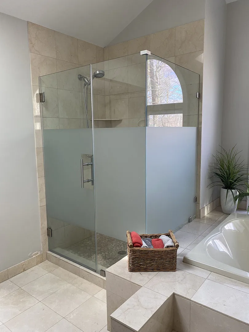 Luxury master bath with frameless shower and SXGF-0097 Deep Etch frosted film on arched window